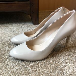BCBG tan pump